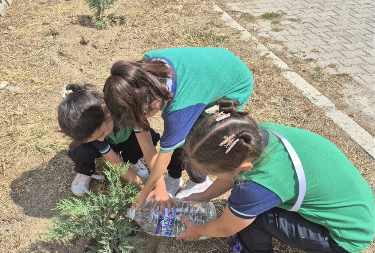 Ba�kan �AH�N E�itime Destek Vermeye Devam Ediyor