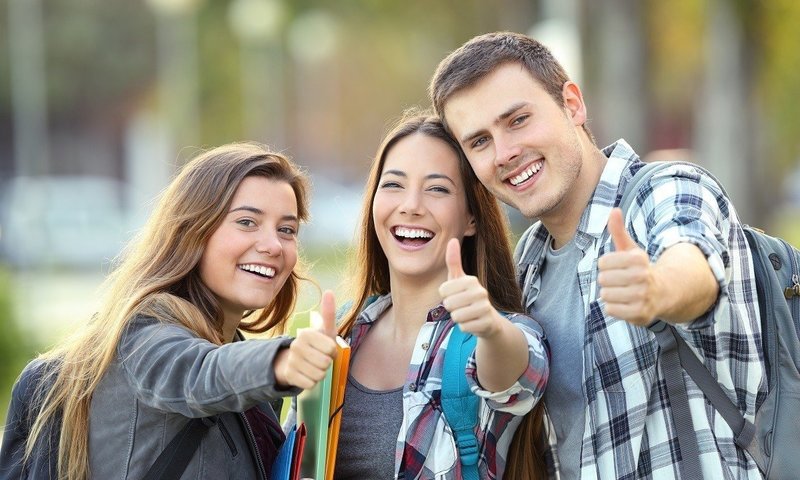 �N�VERS�TE ��RENC�LER�NE DESTEK